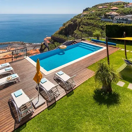 Skylark - By Lovelystay *