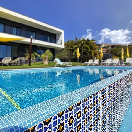 Skylark - By Lovelystay *