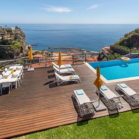 Skylark - By Lovelystay *