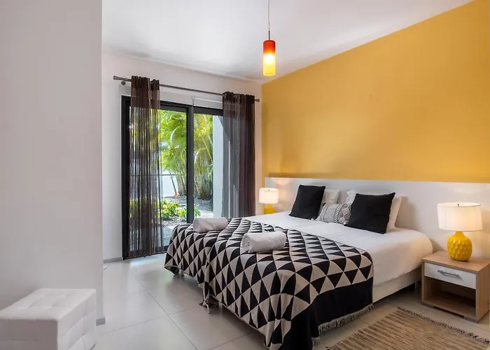 Skylark - By Lovelystay *