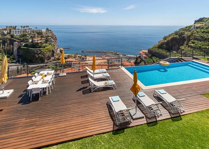 Skylark - By Lovelystay *